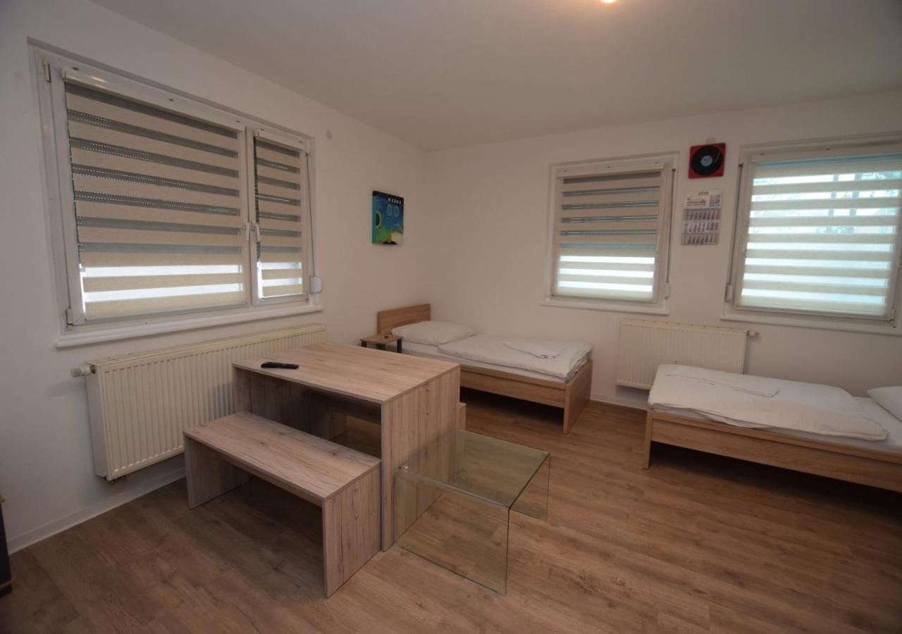 Ab Moehringen Messe Zimmer Estugarda Exterior foto